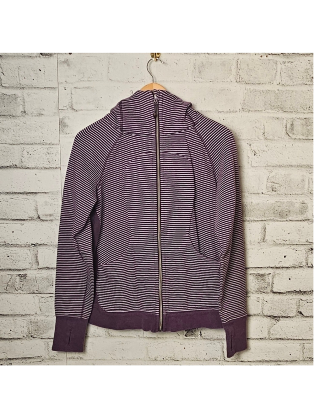 Lululemon Striped Zip Up Jacket Purple Thumbholes Size 10